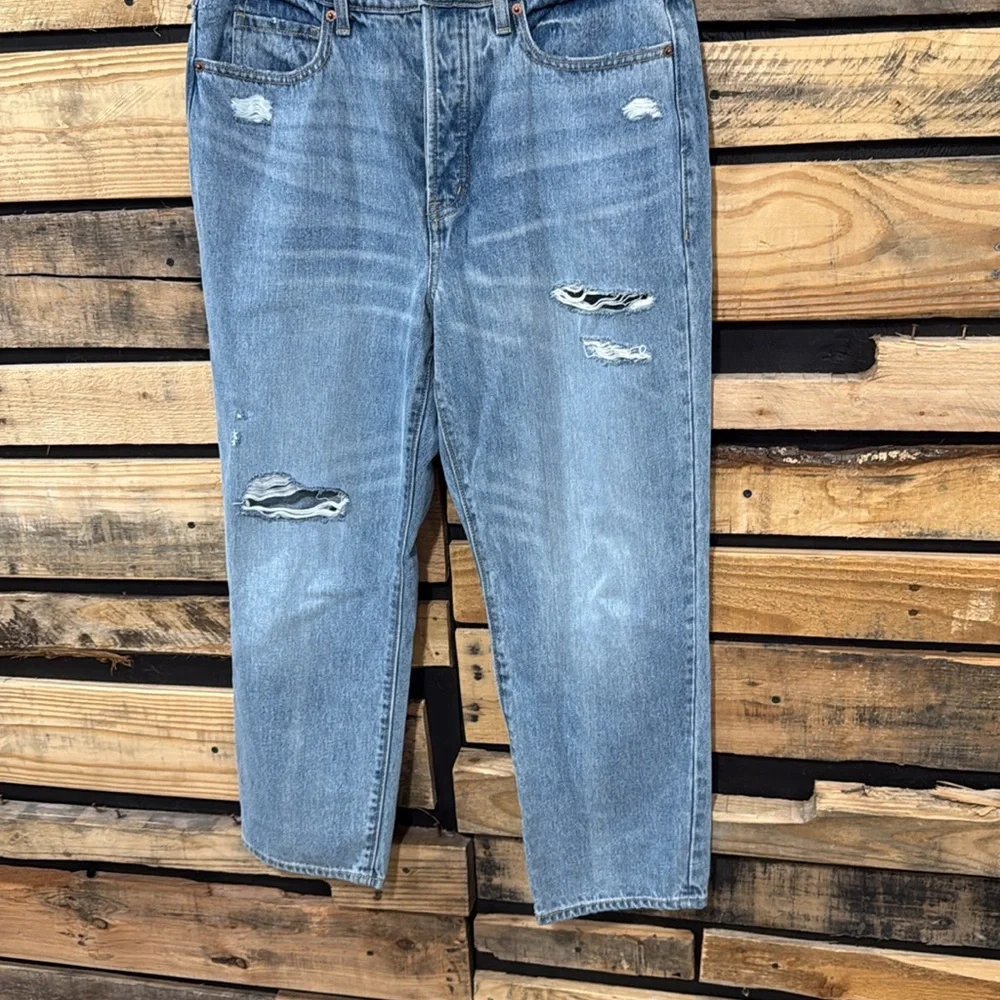 Old Navy Extra High Rise Gwen Boyfriend Buttonfly Straight Leg Jeans Size 12P‎